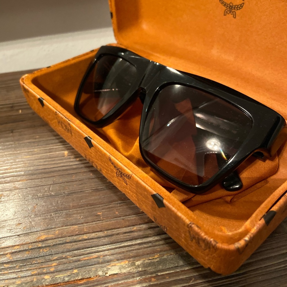 Sun glasses